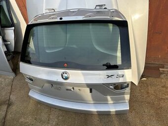 Bmw x3 e83 zadný kufor