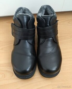 Pánske čierne zimné zateplené topánky