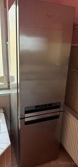 Predam chladnicku Whirpool