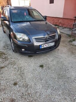 Predam Toyotu Avensis