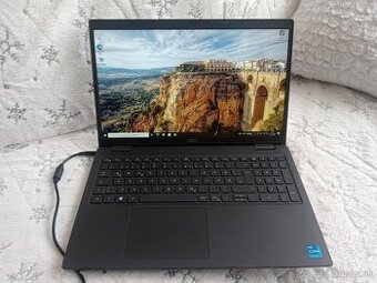 rozpredám na diely notebook Dell Latitude 3520