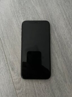 iPhone 11 64 GB – Čierny + 2 kryty