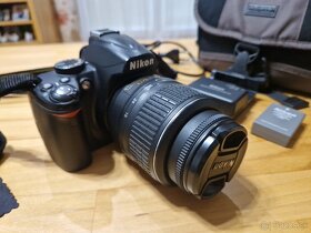 Nikon D3000 + objektiv nikon AF 18-55mm