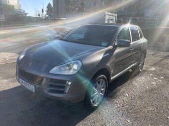 Porshe Cayenne - na pruzinach