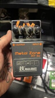 Boss MT-2W Gitarový efekt (Metal Zone)