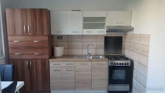 Ponúkam na prenájom zrekonštruovaný zariadený 1 izbový byt