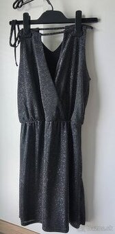 Elegantné mini šaty