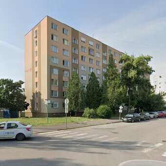 Garsónka Garzónka Nové Zámky, 20 m2 na rekonštrukciu