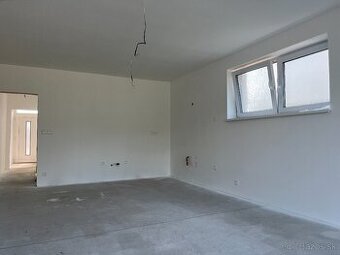 Skolaudovaná Novostavba 4izb, RD Zvončín