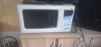 Funkčna mikrovlnka LG