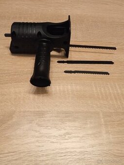 Adaptér, ktorý premení vašu vŕtačku na elektrickú pílu