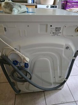 Predám práčku 9 kg, ešte v záruke