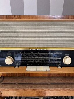 Starožitné rádio Tesla