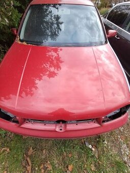 Predám kapotu volkswagen golf 4