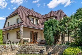 VEĽKORYSÝ - Bývanie pod lesom - Slepá ulička - 2322m2 pozemo