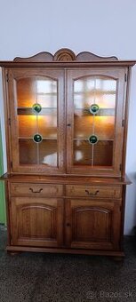 Masivní rustikální kredenc,komoda s vitrínou
