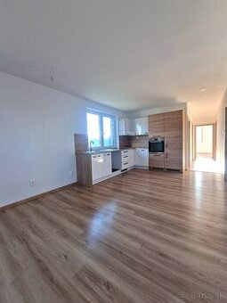 Novostavba murovaného domu s terasou, Bošany