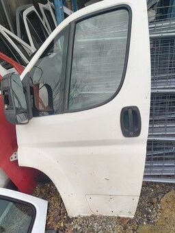 Predám predné dvere