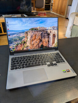 Lenovo Legion Slim 5 (RTX 4070, Ryzen 7 8845HS, 16GB RAM)