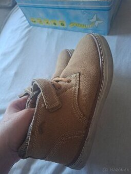 Športovo elegantné topanky