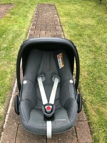 Maxi Cosi Pebble Plus + Isofix zakladna + Maxi Cosi Pearl