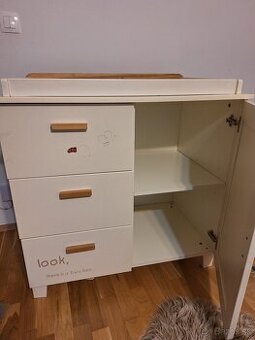 Prebalovacia komóda