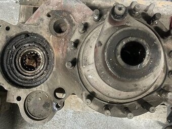 Prídavná prevodovka Tatra 825 valník