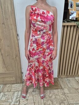 Elegantné príjemné šaty