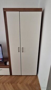 Predám skrinu a komodu
