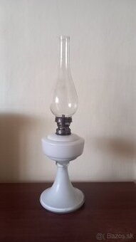 Starožitná petrolejová lampa