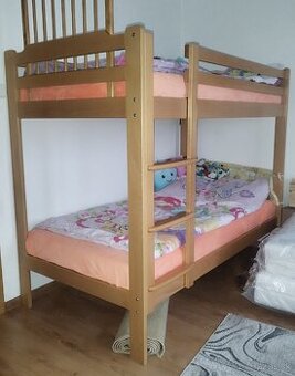 Poschodová posteľ