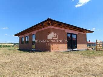 Moderný bungalov - Malý Lapáš - Nitra