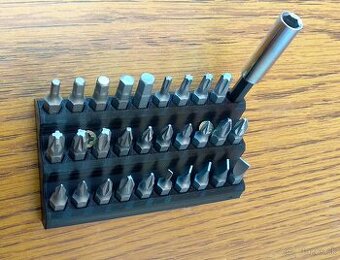 Nástenný držiak na bity 1/4" (6,3 mm) – praktický organizér