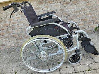 invalidny vozík 42cm pridavne brzdy pre asistenta odľahčeny