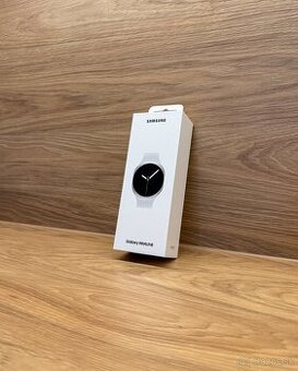 Samsung Galaxy Watch 8 40mm LTE Silver SM-L325 - nové