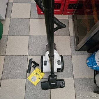 Predám karcher vysávač,  používaný pol rok