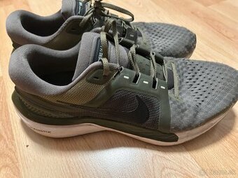 Botasy Nike 42 čierne , 42,5 zelené