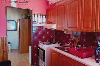 Slnečný dvojizbový byt s balkónom s výmerou 62 m2.