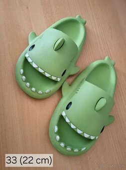 Detské šľapky v tvare žraloka 33