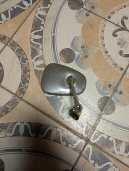 Predám spätné zrkadlo