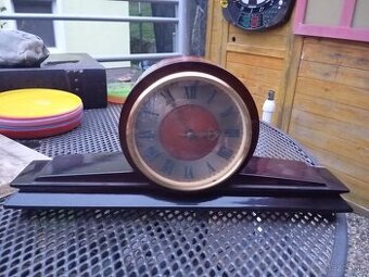 Komodové,hodiny,vesna