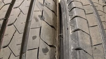 Predám 2ks pekné letné 215/70r15C Bridgestone na dodávku