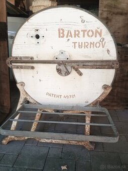 Starožitná práčka v kombinácií s mangelom