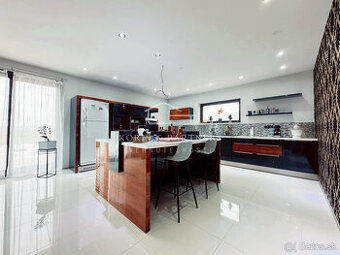 Prestížny rodinný dom na Veľkom Harčáši – symfónia priestoru