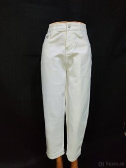 biele nohavice