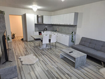 Na prenájom 2-izbový byt na Zlatovskej ulici v Trenčíne (Rod