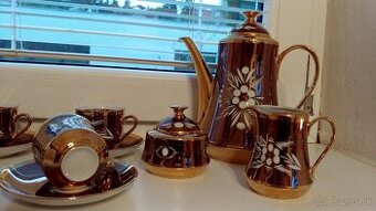 Kávová súprava – brúsený porcelán, zlatý dekor.
