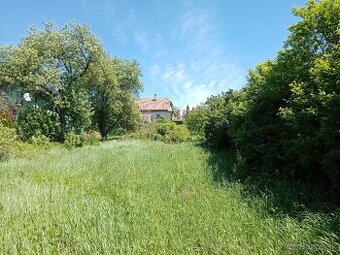 Pozemok 1600m2 a 2200m2 Haláčovce