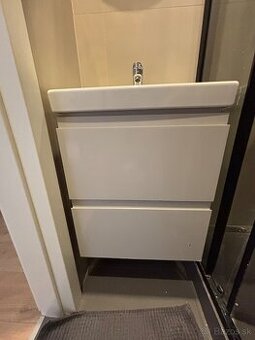 Kúpeľňová skrinka + umyvadlo + batéria