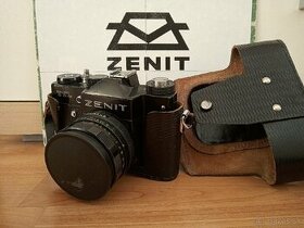 Fotoaparát Zenit TTL.